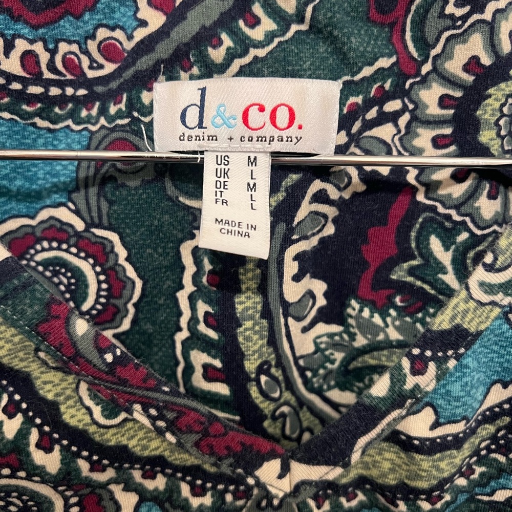 D & Co.  Denim & Company Shirt Sz Medium Gently Used - Picture 3 of 3